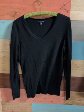 GAP Black V-Neck Long-Sleeve Knit Sweater
